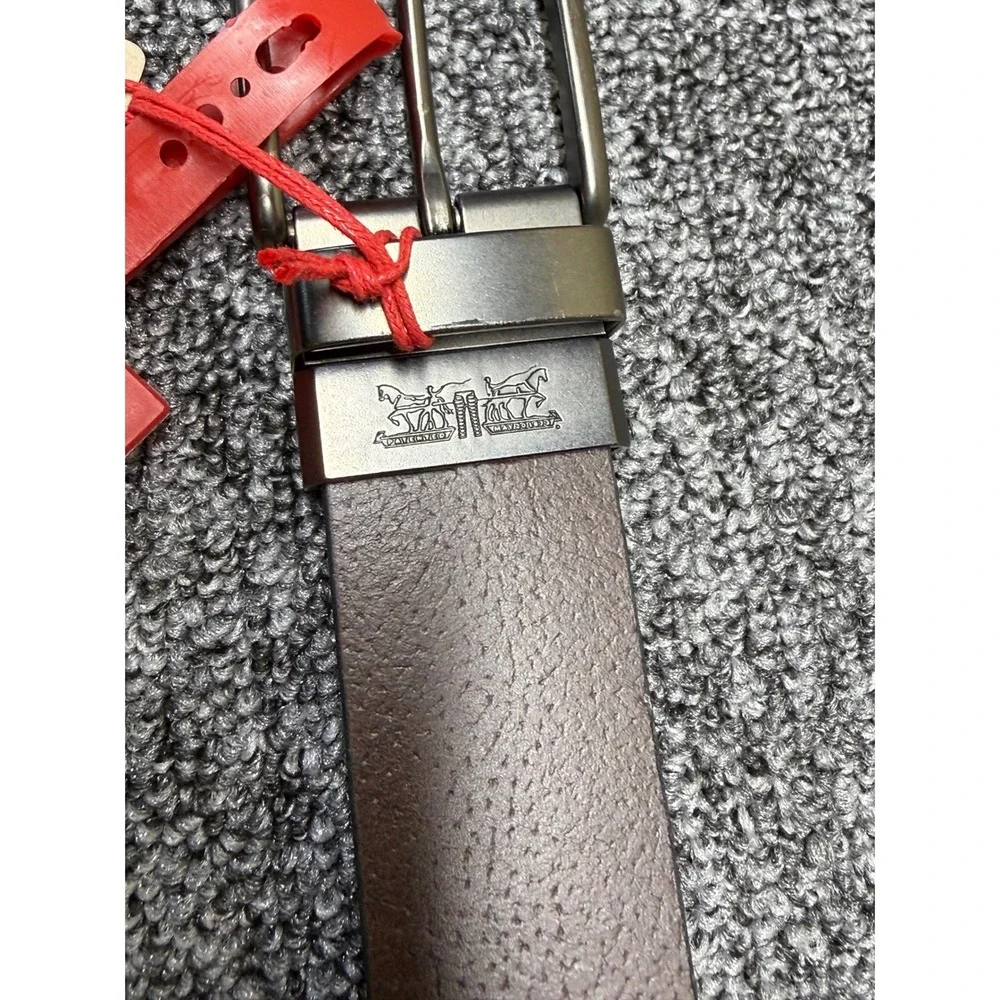 Levis Mens Reversible Leather Belt Black Brown Gunmetal Buckle Medium 34-36 NEW